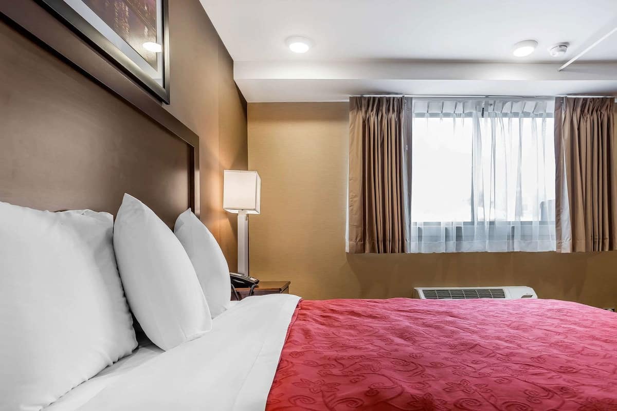 Bureau, Wi-Fi gratuit, draps fournis, réveils