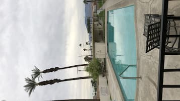 室外游泳池