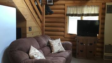 Basic Cabin, 2 Bedrooms | Living area