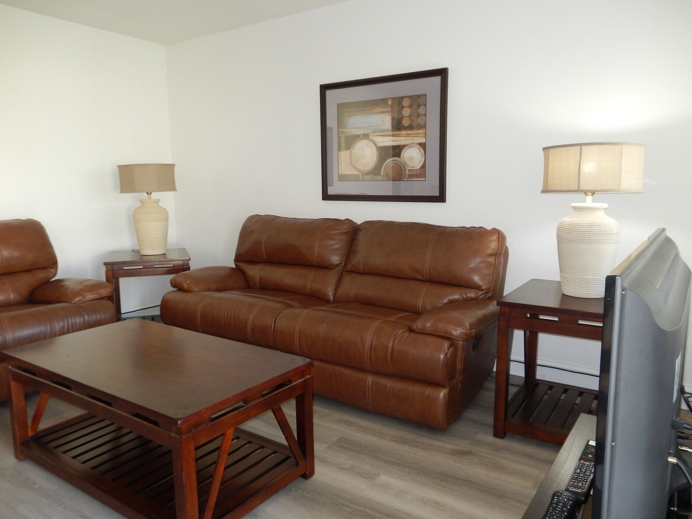superior apartment | living room | flat-screen tv