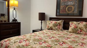 Superior Apartment | Iron/ironing board, free WiFi, bed sheets