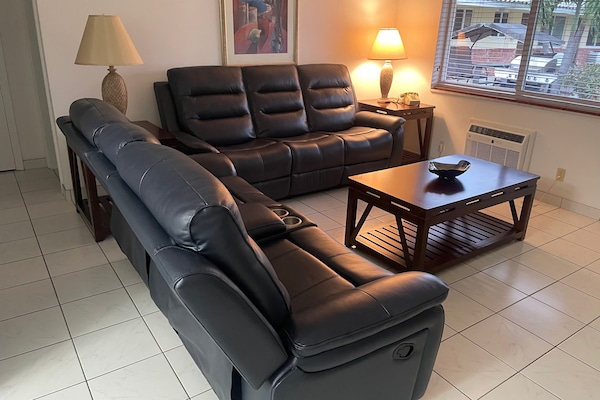 Superior Apartment | Living area | Flat-screen TV