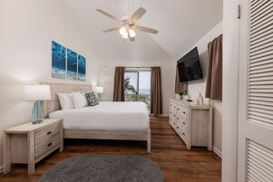 Tabla de planchar con plancha, wifi gratis y ropa de cama 