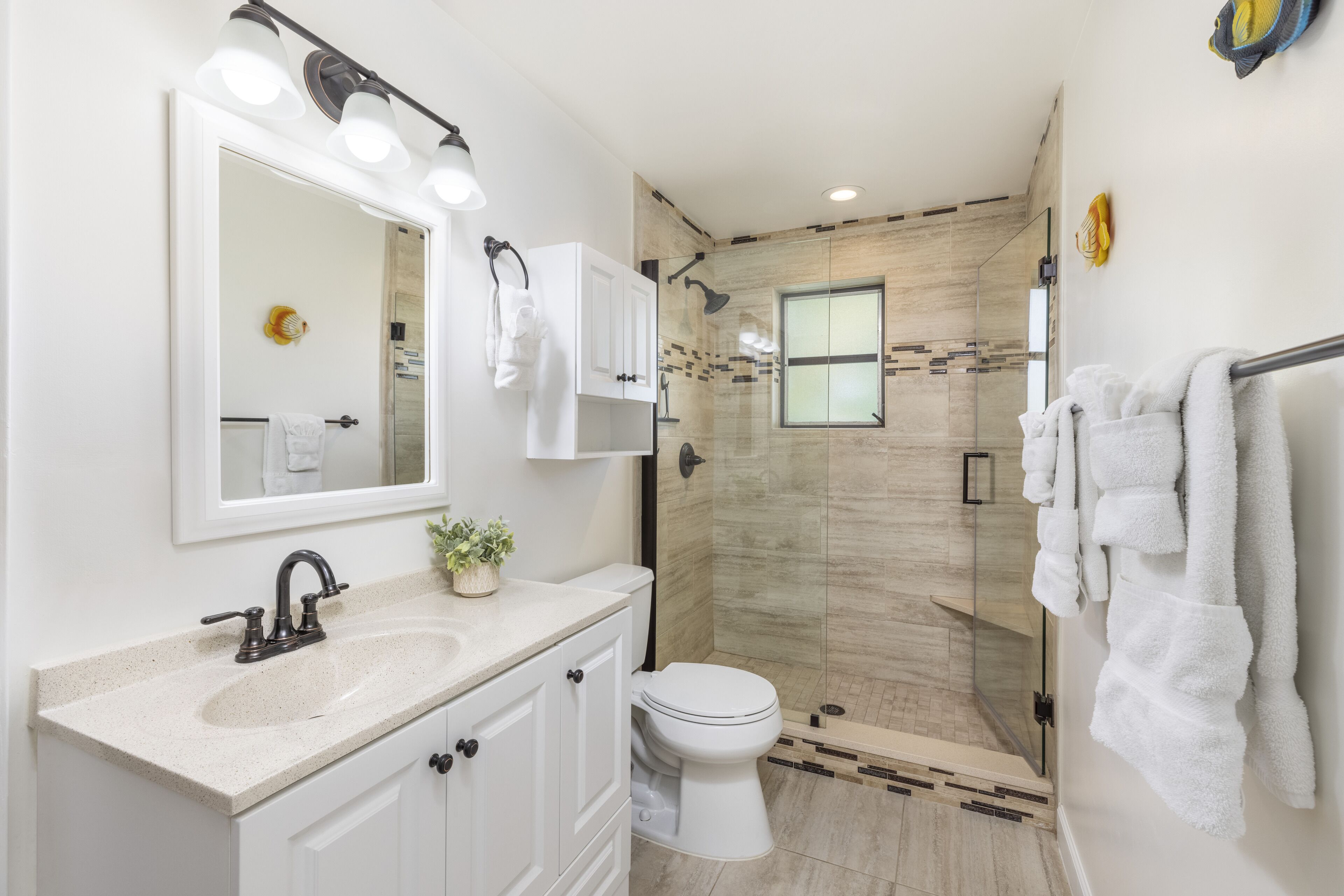 queen suite sea view | bathroom | hair dryer, towels, soap, shampoo