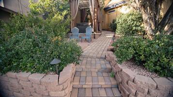 Moonlight Shadows | Terrace/patio