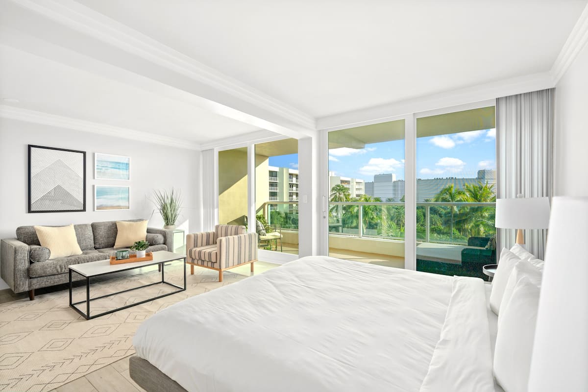Executive studio suite, 1 kingsize bed, balkon | 2 slaapkamers, luxe beddengoed, individueel gedecoreerd