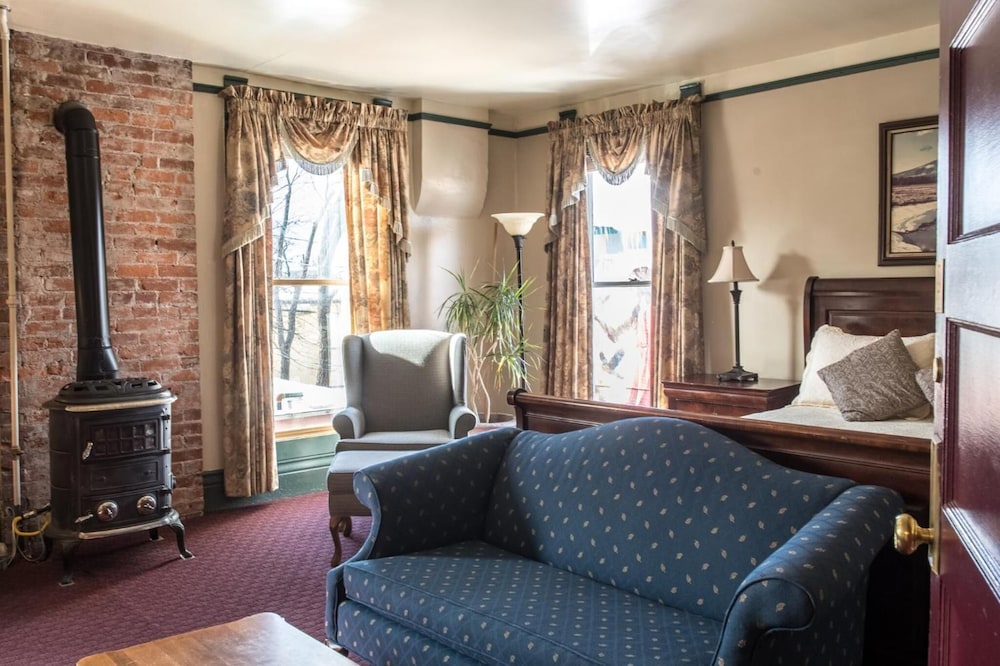 Weatherford Hotel by null