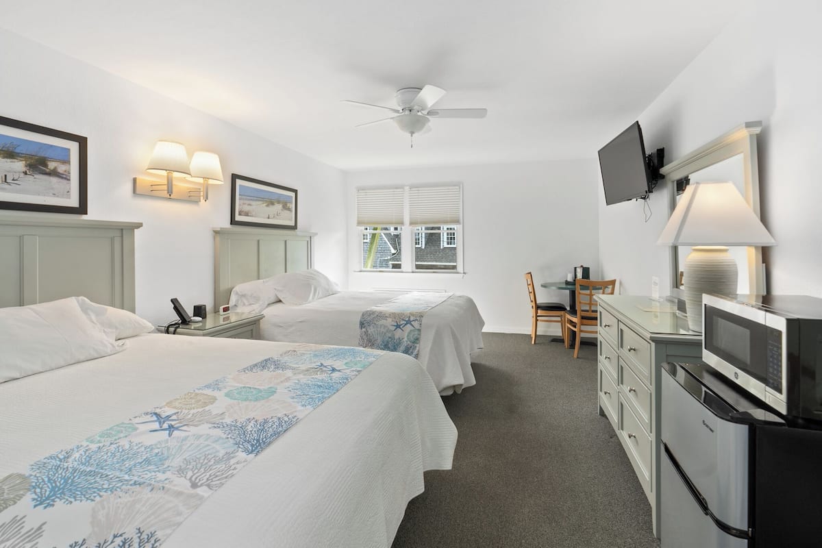 Standard Room, 1 Bedroom, Non Smoking (2nd Floor, Non-Harborfront, 2 Queen)