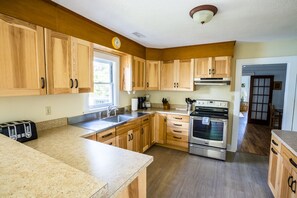 Standard House, 3 Bedrooms, Non Smoking (Dad's Retreat (Annex)) | Private kitchen