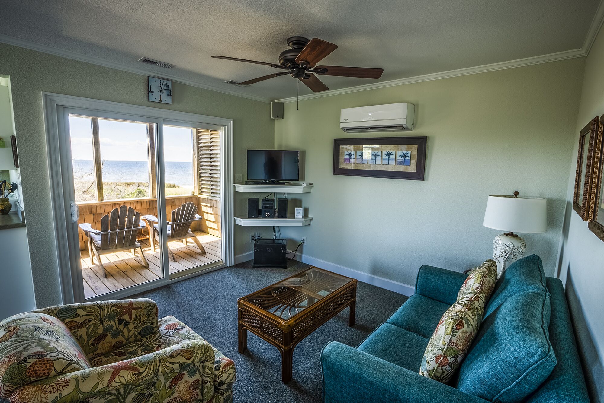 Standard Suite, 1 Bedroom, Non Smoking (Treasure Chest (Annex)) | Living area | 32-inch flat-screen TV with satellite channels, TV