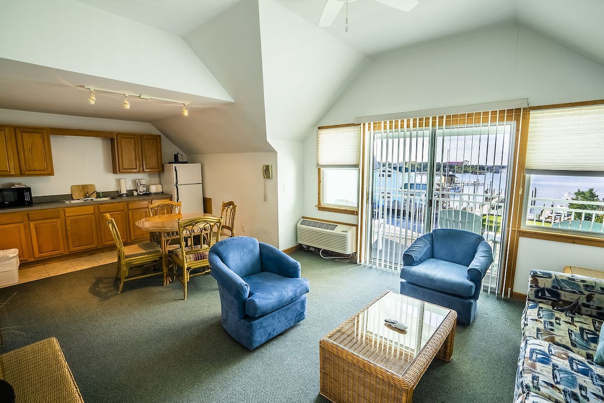 Standard Suite, 1 Bedroom, Non Smoking (301 or 302, Private Deck, Harborfront) | Living area