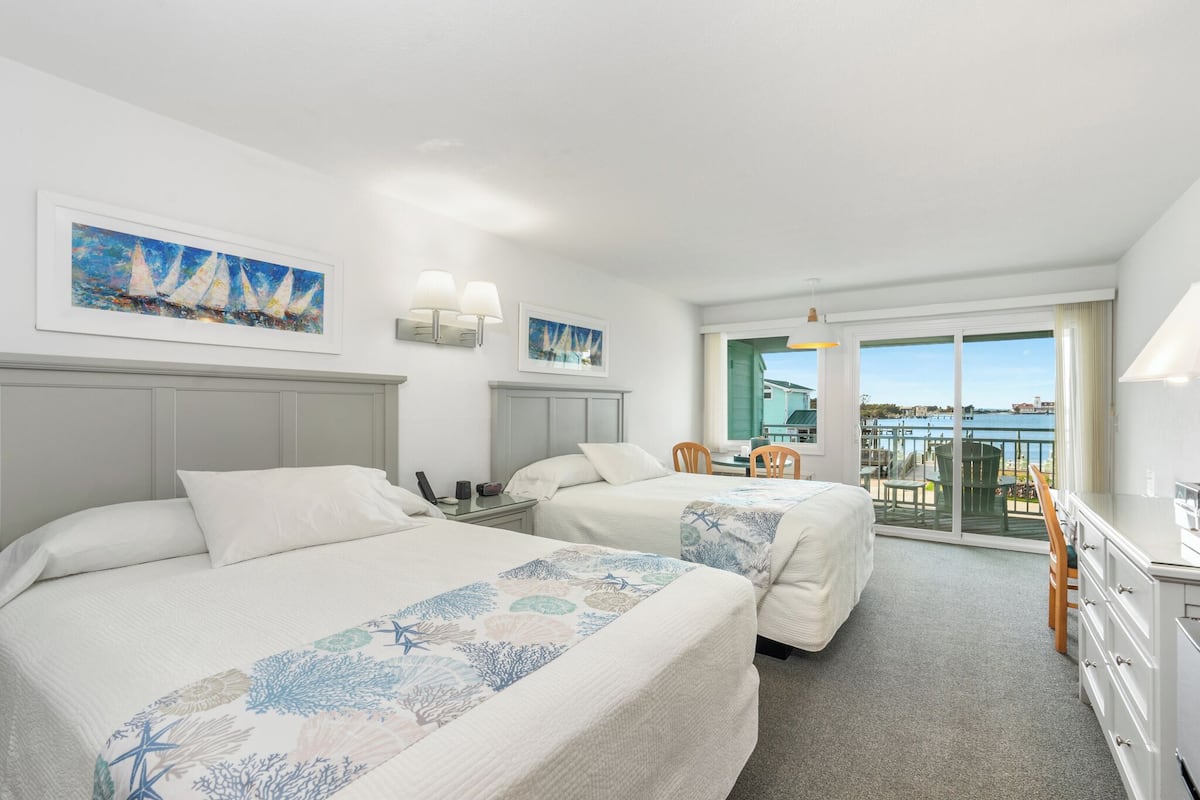 Standard Room, 1 Bedroom, Non Smoking (2nd FL Harborfront 2 Qn, Private Deck)