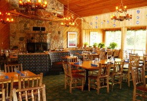 Petit déjeuner complet servi tous les jours en supplément