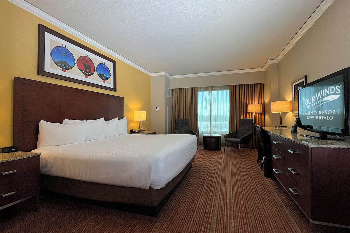 Habitación estándar, 1 cama King size | Ropa de cama de alta calidad, edredón y camas con pillow-top