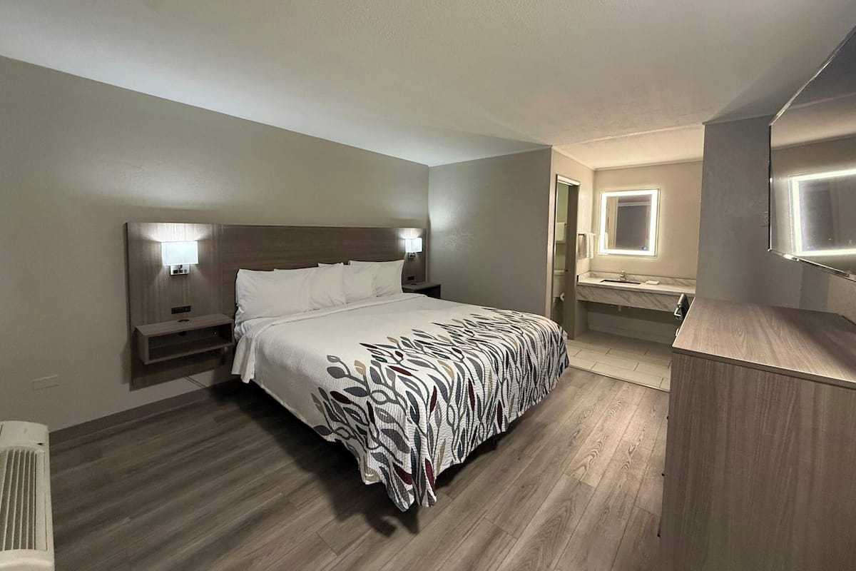 Deluxe Room, 1 King Bed, Non Smoking