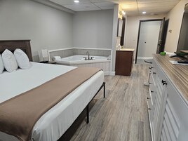 Premium Room | Blackout drapes, soundproofing, iron/ironing board, free WiFi