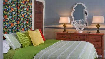 Roupas de cama premium, cortinas blackout, ferros/tábuas de passar roupa