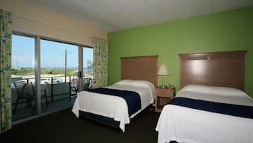 Full Size | Desk, laptop workspace, iron/ironing board, free WiFi