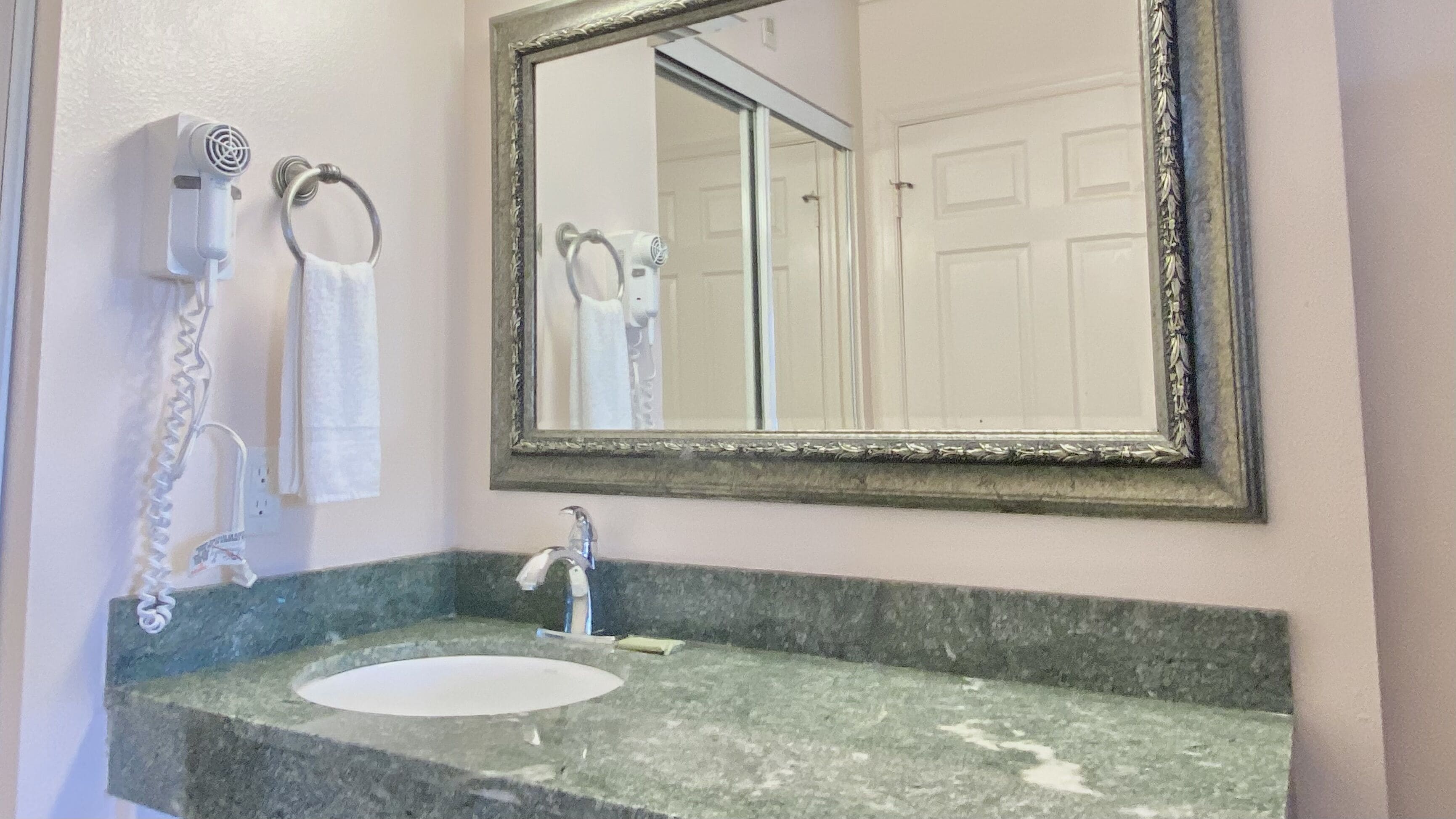 premium room 2 double beds | bathroom | combined shower/bathtub, free toiletries, hair dryer, towels