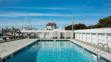 حمّام سباحة خارجي موسمي