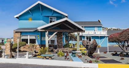 Oceanside Inn & Suites, a Days Inn by Wyndham