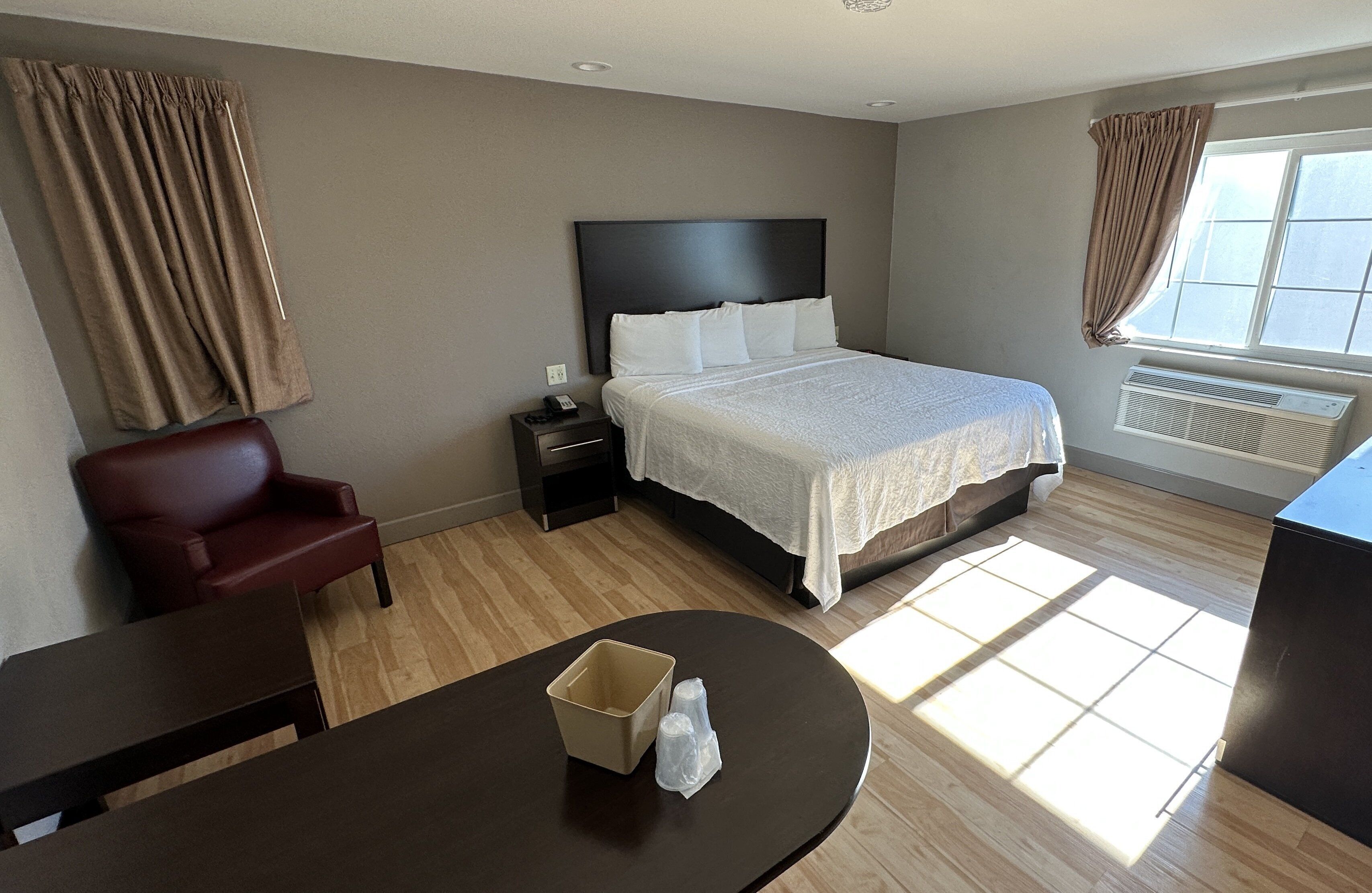 Superior Room, 1 King Bed (Smoke Free)