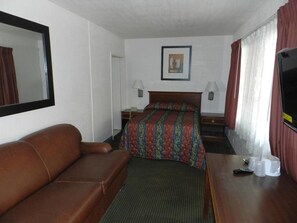 Basic Double Room, 2 Bedrooms | Bathroom