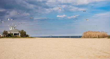 Super 8 by Wyndham Lindenhurst