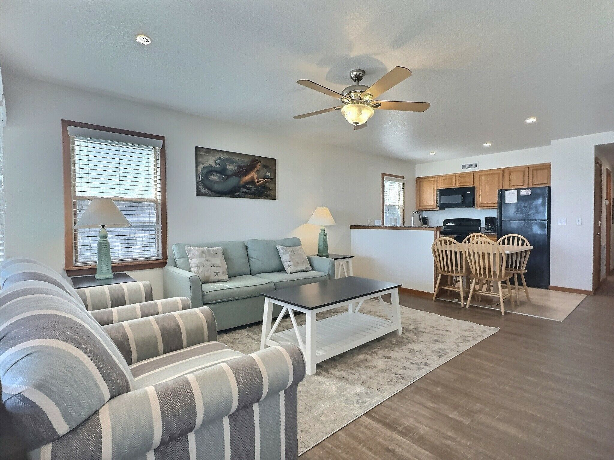 standard suite, multiple beds, ground floor | living area | 42-inch flat-screen tv with digital channels, tv, hulu