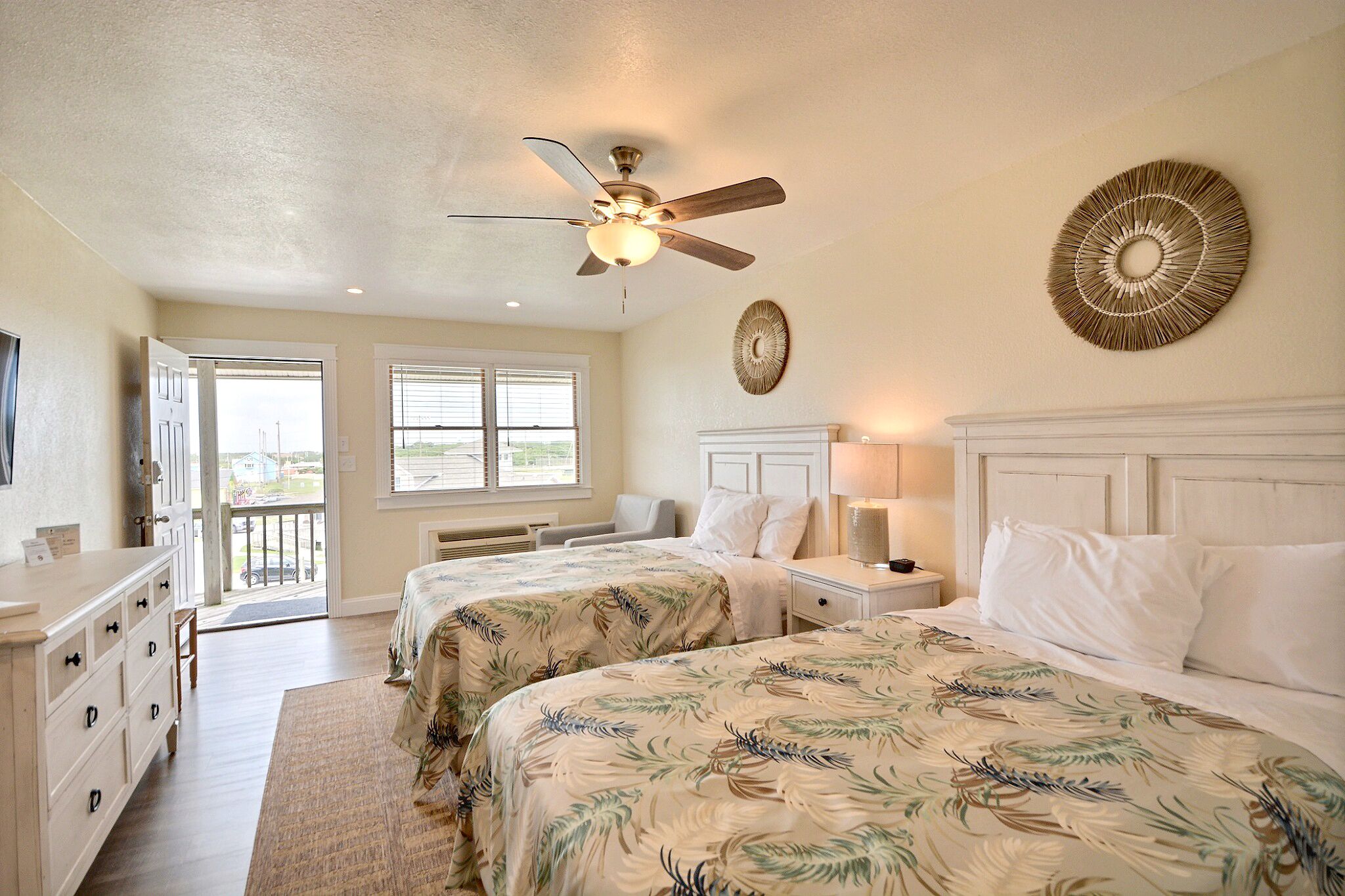 standard double room, 2 double beds | bed sheets