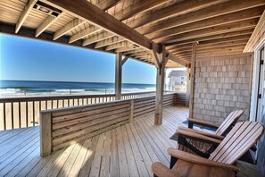 Terrace/patio - Lighthouse View Oceanfront Lodging (Buxton)