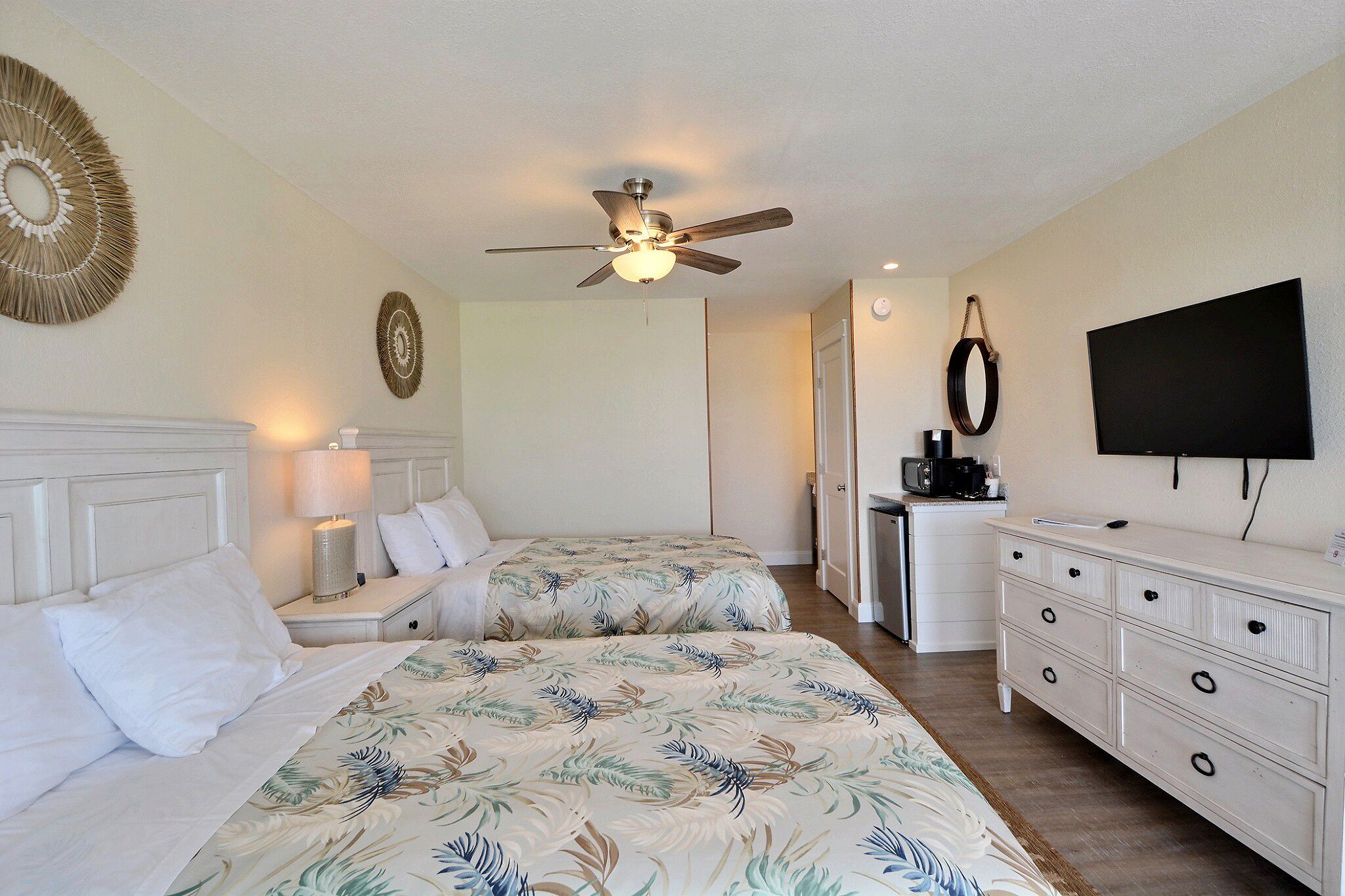 standard double room, 2 double beds | bed sheets