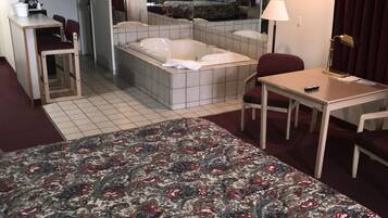 Signature Suite, 1 Bedroom, Jetted Tub, City View | Jetted tub