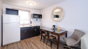 Blackout curtains, free WiFi, bed sheets - Outer Banks Motor Lodge (Kill Devil Hills)