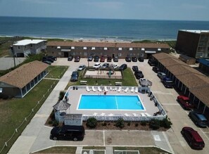 Blackout curtains, free WiFi, bed sheets - Outer Banks Motor Lodge (Kill Devil Hills)