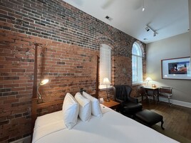 Room | 1 bilik tidur, peralatan tempat tidur premium, busa memori, meja 