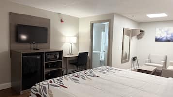 Suite, 1 King Bed, Non Smoking | Desk, free WiFi, bed sheets
