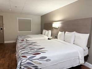 Escritorio, wifi gratis y ropa de cama 