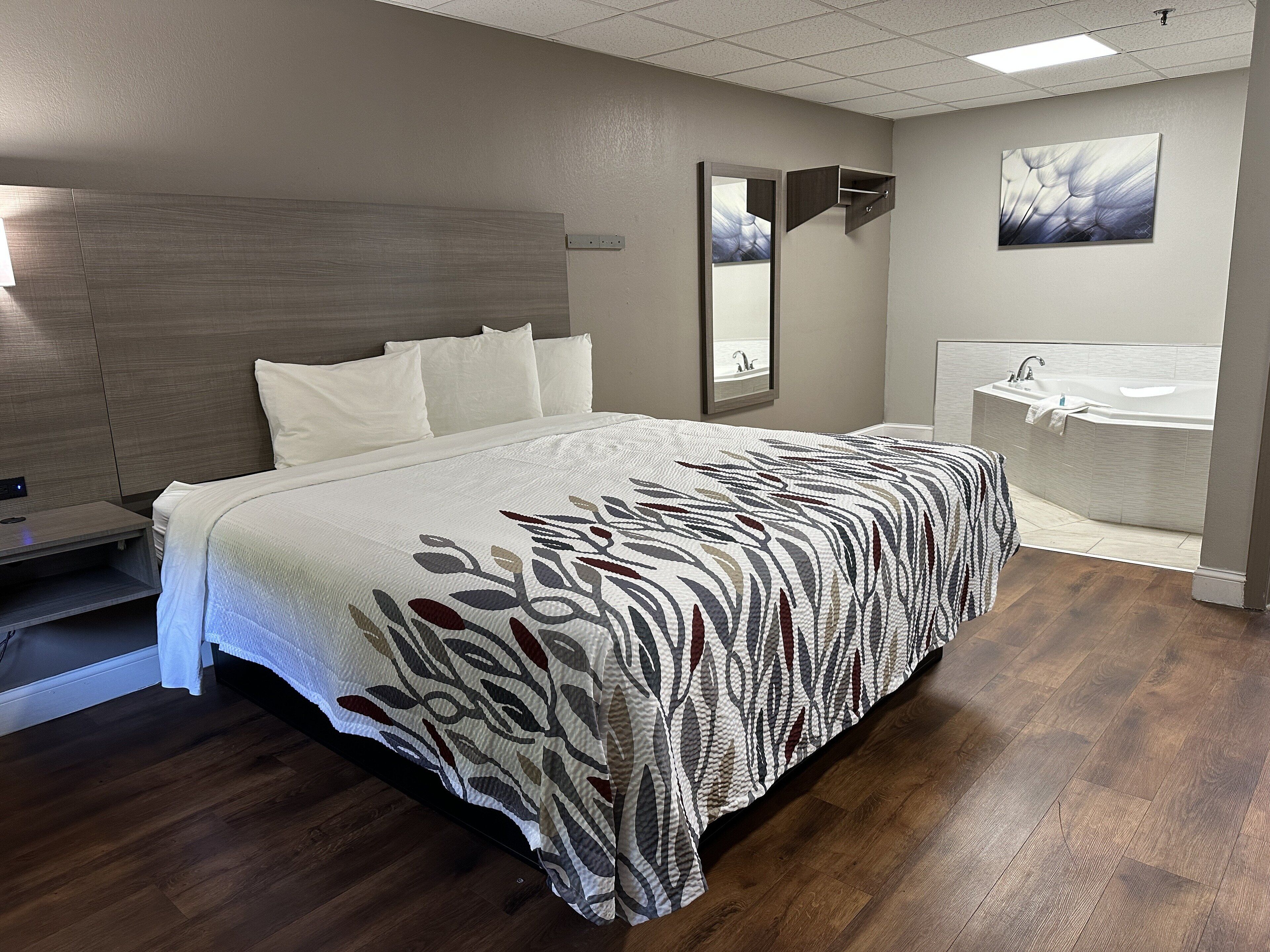Habitación superior, 1 cama King size, para no fumadores, hidromasaje | Tina de hidromasaje