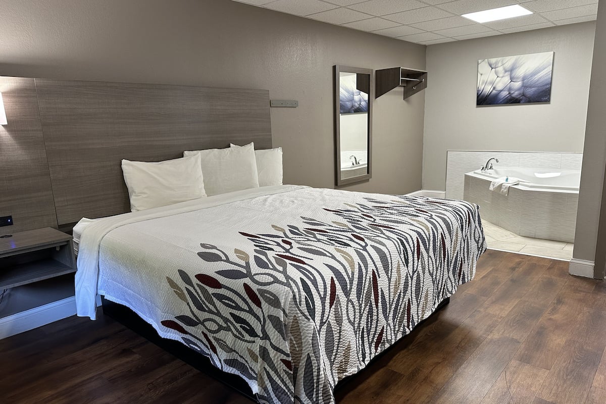 Habitación superior, 1 cama King size, para no fumadores, hidromasaje | Tina de hidromasaje