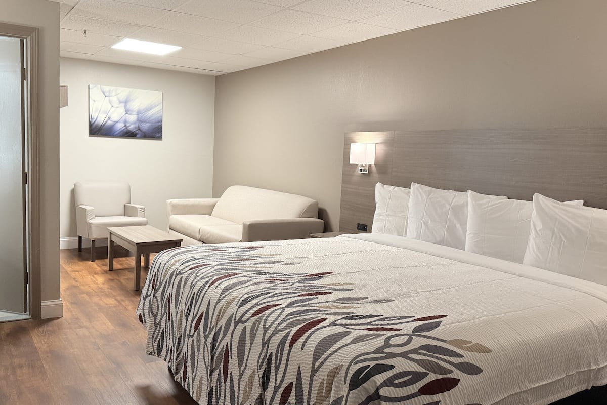Escritorio, wifi gratis y ropa de cama