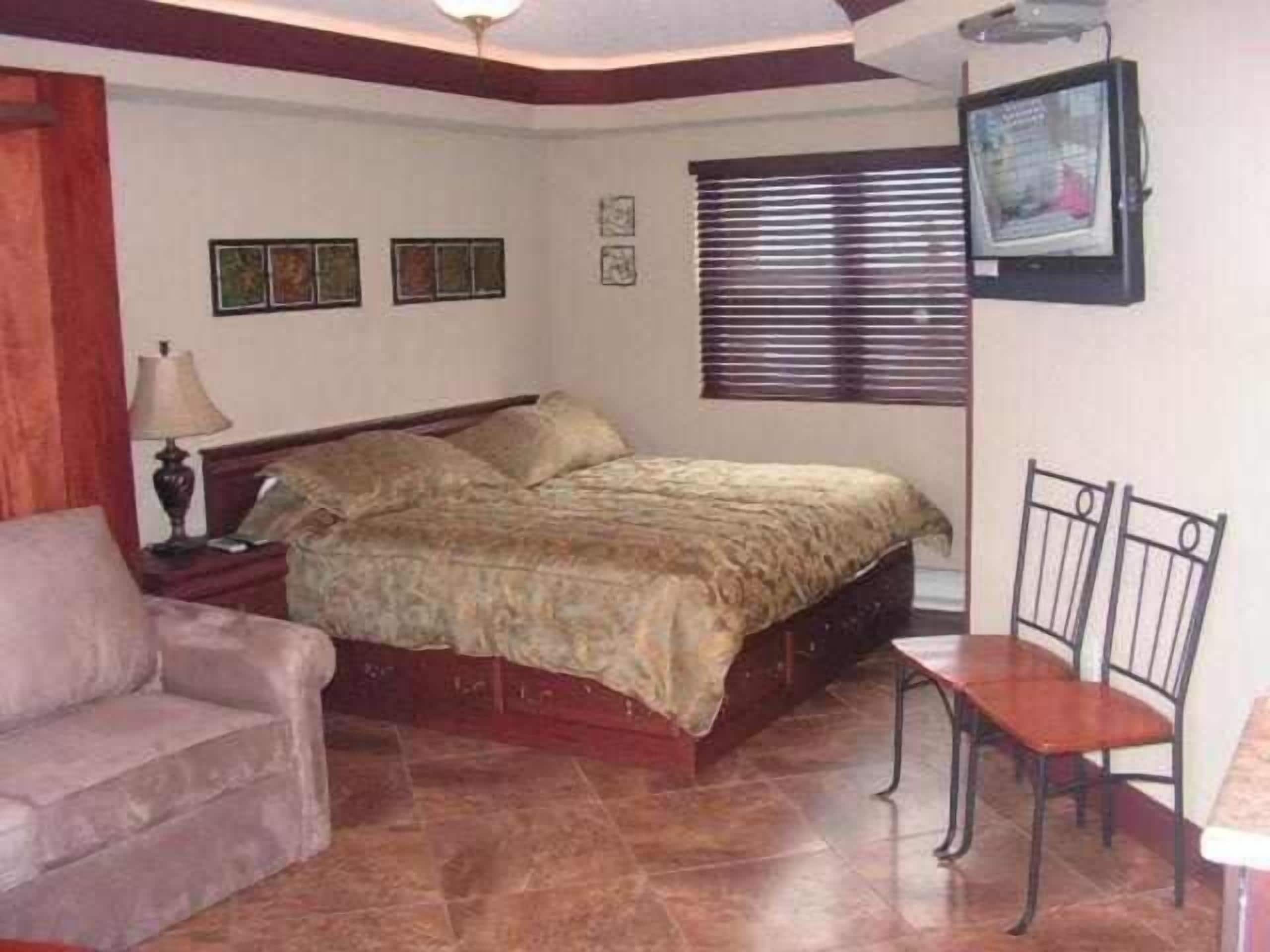 واي فاي مجانًا وملاءات أسرّة