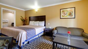 Luxury Suite | 1 bedroom, desk, free WiFi, bed sheets