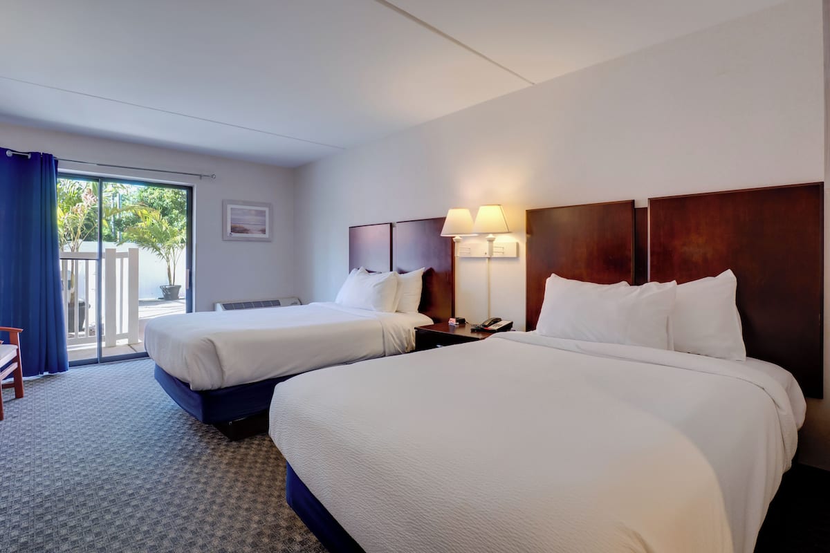 Poolside, 2 Doubles, No Stove | Blackout drapes, iron/ironing board, free WiFi, bed sheets
