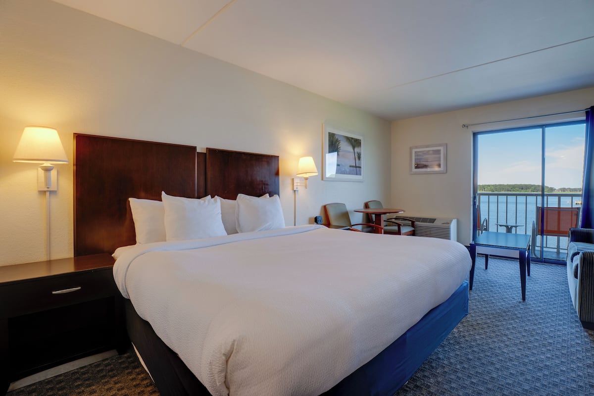 Bayside Room, 1 King and 1 Sofa Bed, Efficiency | Blackout drapes, iron/ironing board, free WiFi, bed sheets