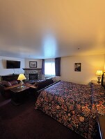 Desk, laptop workspace, iron/ironing board, free WiFi