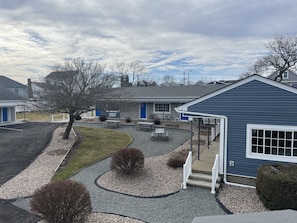 Efficiency, Kitchenette | Courtyard view