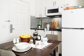 Premium Studio, 1 Katil Ratu (Queen) dengan Katil Sofa | Dapur peribadi | Peti sejuk, ketuhar gelombang mikro, dapur, peti sejuk beku 