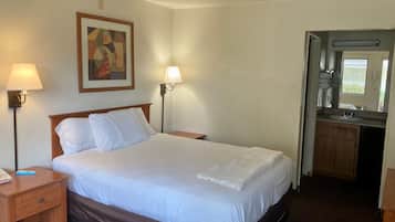 Desk, WiFi, bed sheets