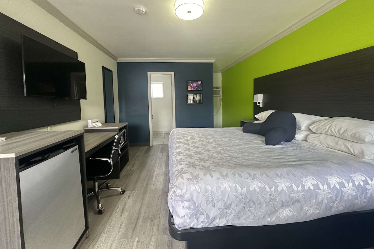 Blackout drapes, soundproofing, WiFi (free), bed sheets